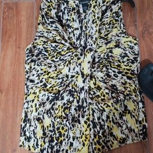 Sleeveless lightweight TOP